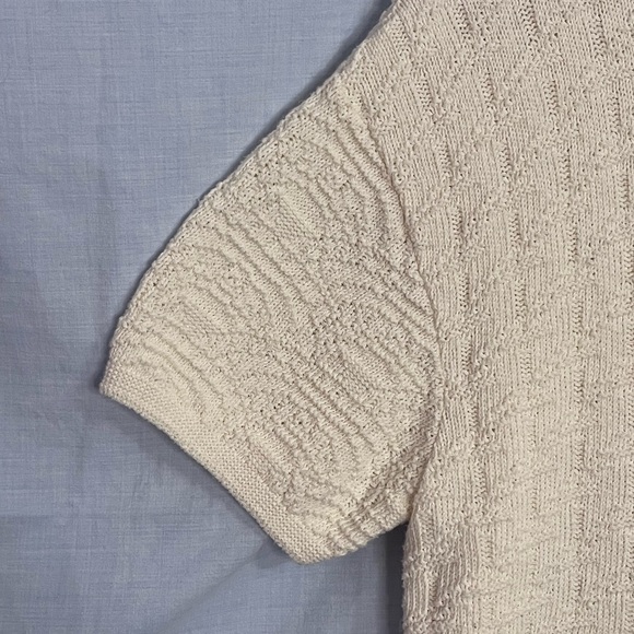 A Knitch Above Off-White Textured, Short Sleeve, Crew Neck Sweater in XL - Picture 6 of 11